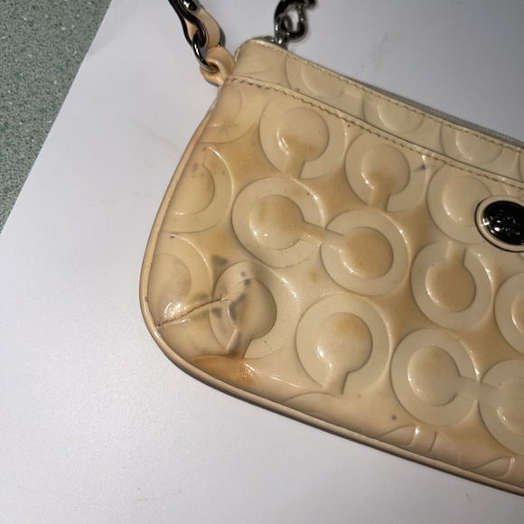 Coach Embossed Cream Patent Leather Clutch Wristlet Organizer Purse Y2K Vintage - Picture 2 of 6